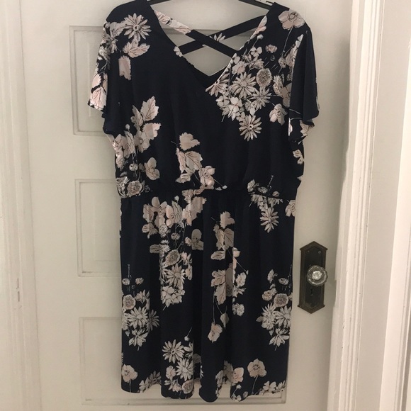 NAVY FLORAL DRESS - Picture 2 of 3